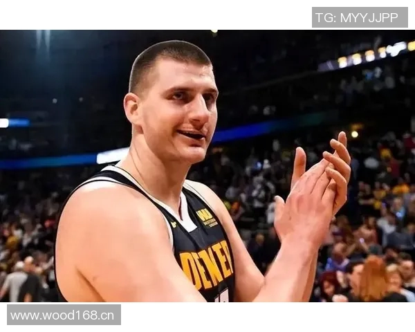 约基奇展现MVP风范18投12中豪取33分15板16助大三双并贡献3次抢断 约基奇展现MVP风范18投12中豪取33分15板16助大三双并贡献3次抢断