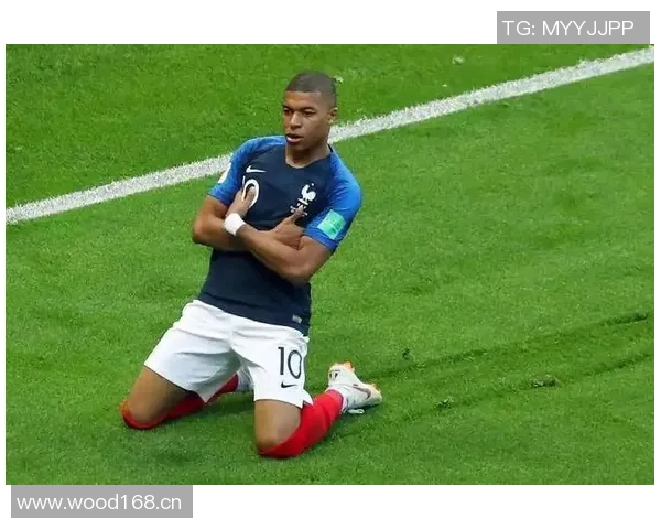 古利特直言佩德里拉拽维尼修斯应判红牌此举严重影响比赛公正性