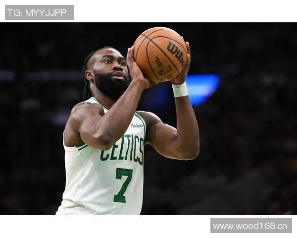 杰伦布朗全能表现助力球队获胜22投10中罚球7中9贡献30分8板8助