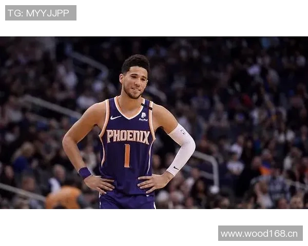 布克谈球队氛围:每天进步心态教练支持让我们乐在其中 布克谈球队氛围:每天进步心态教练支持让我们乐在其中