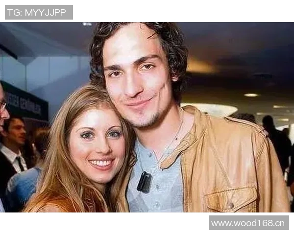 胡梅尔斯水瓶贴新闻揭示心声:20多岁渴望婚姻与家庭生活 胡梅尔斯水瓶贴新闻揭示心声:20多岁渴望婚姻与家庭生活