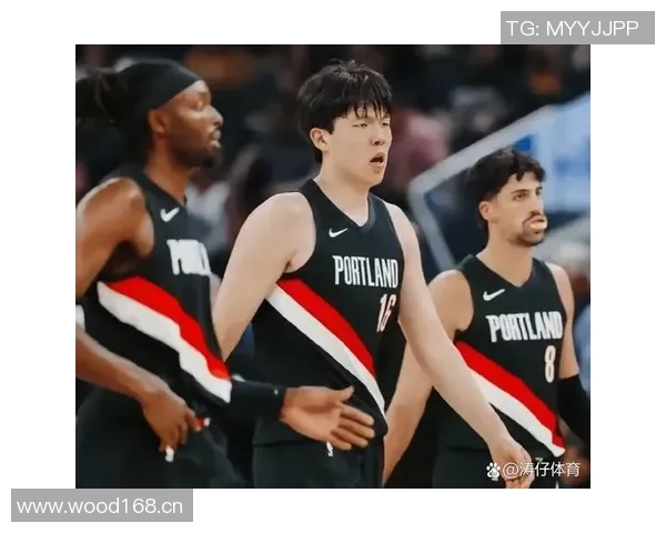 三中锋齐聚却无表现机会杨瀚森上半场未能登场引发热议 三中锋齐聚却无表现机会杨瀚森上半场未能登场引发热议